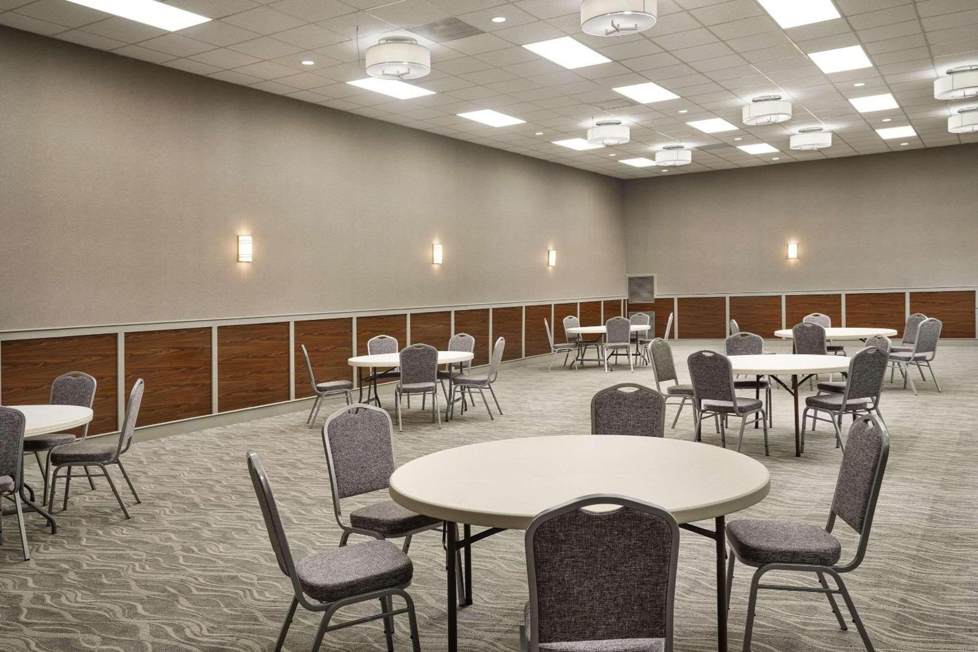 Radisson Hotel West Memphis Esterno foto